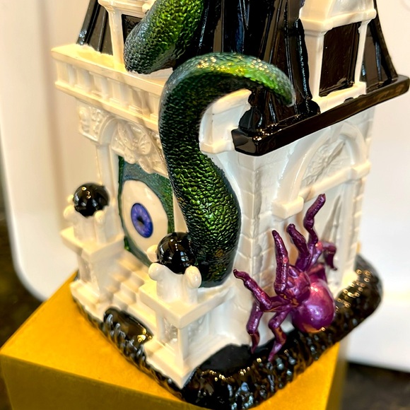 🎃BBW HAUNTED HOUSE🎃 FOAMING HAND SOAP DISPENSER, REFILLABLE, PUSH PUMP NWT - Picture 4 of 9